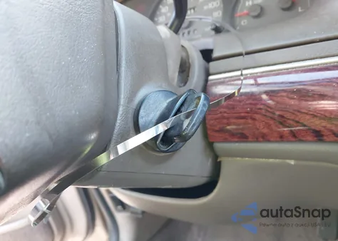 2000 Mercury Grand Marquis Ls z USA, uszkodzony, nr VIN 2MEFM75W0YX622775